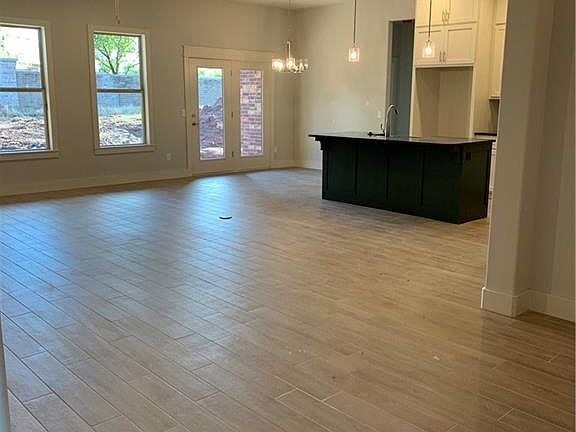 2nd image of 11416 NW 109th St