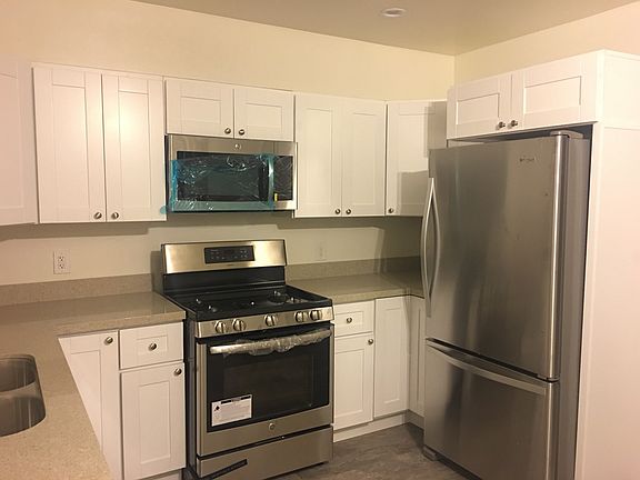 Brand New Kitchen with all new Stainless Steel Appliance pac