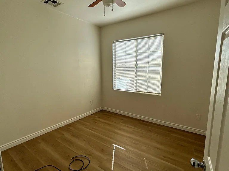 26255 Iris Ave #B — Photo 18