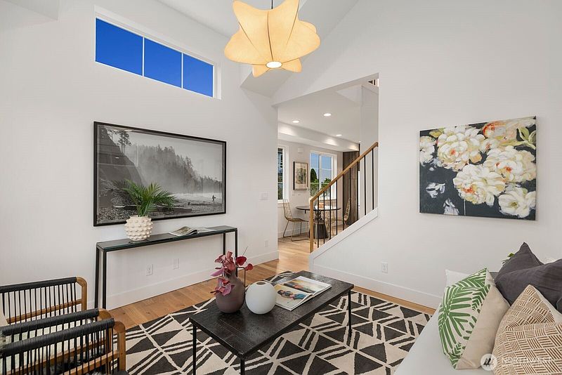 4th image of 3932 S Angeline Street