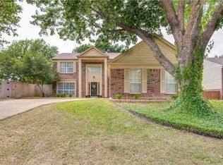 3301 John Ct N, Hurst, TX 76054