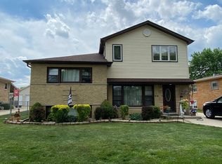 4637 W 99th Pl, Oak Lawn, IL 60453