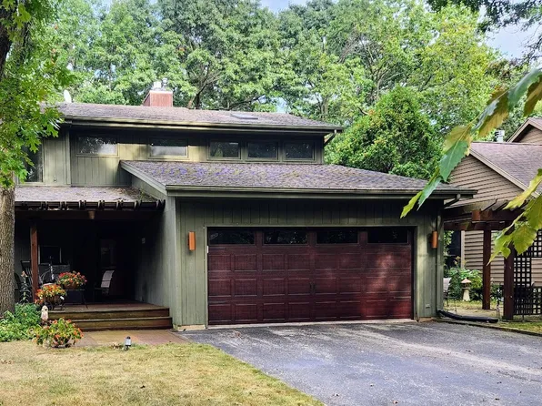 8745 3rd Ave, Pleasant Prairie, WI 53158