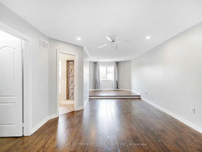 3893 Manatee Way #UPPER — Photo 16