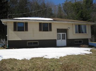 105 Cherry Ct, Matamoras, PA 18336