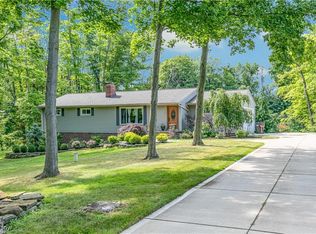 7367 Brook Ln, Chesterland, OH 44026