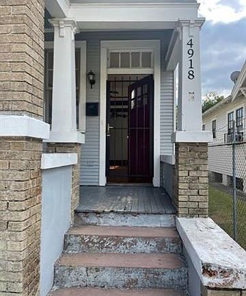 2nd image of 4918 Loyola Ave