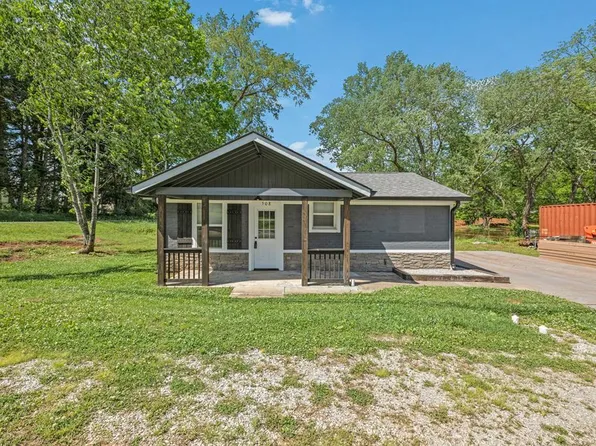 508 Doak St, Livingston, TN 38570