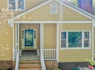 8321 Wycombe Ln, Raleigh, NC 27615