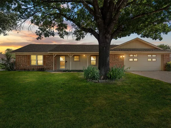 232 Monterrey Dr, Hewitt, TX 76643