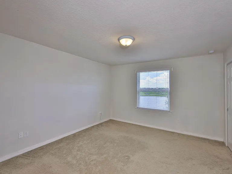 9160 Hillcroft Dr — Photo 16
