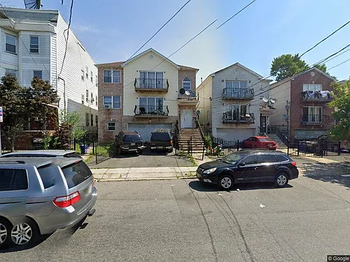 563 Ocean Ave #B Photo 1