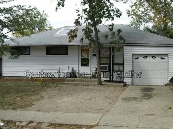 1284 Madeleine Cir, Cincinnati, OH 45231