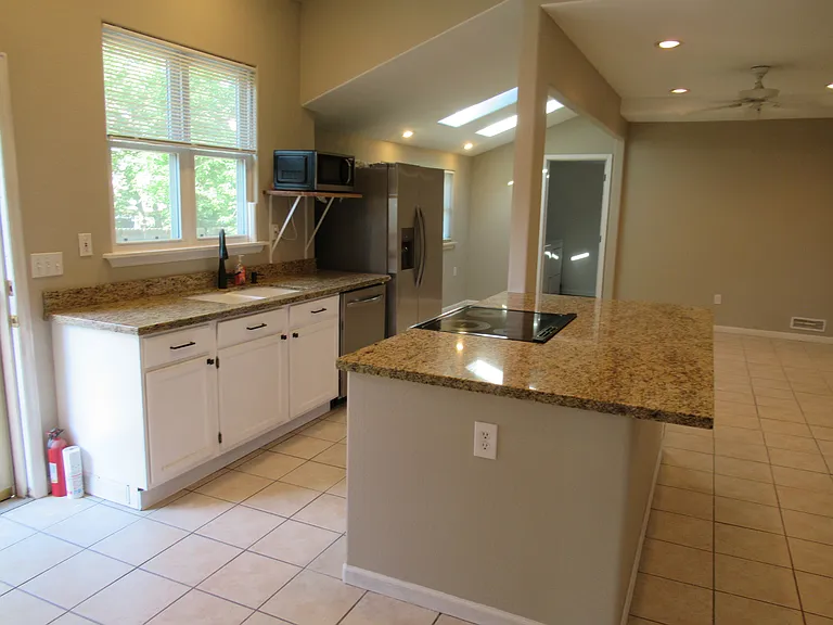 5859 S Curtice St — Photo 5