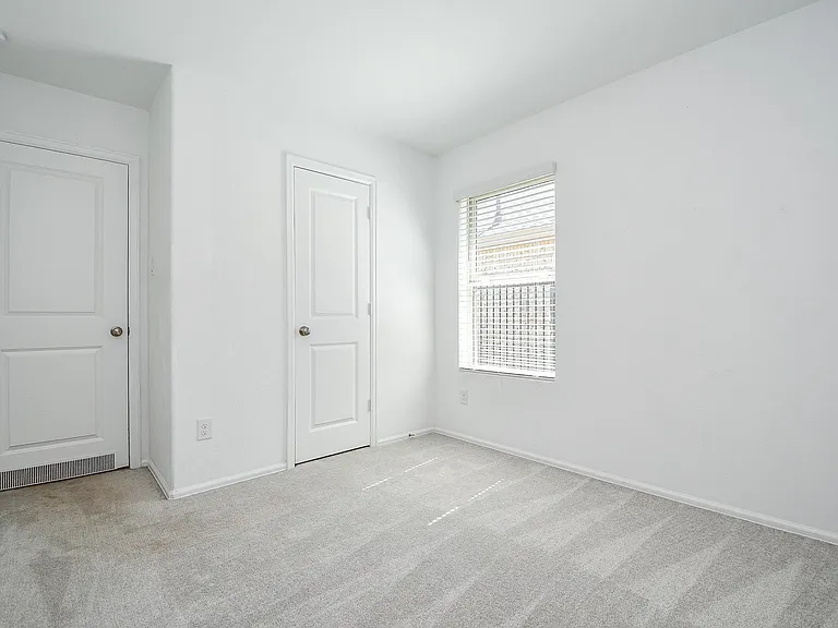 1460 Twilight Green Dr — Photo 19