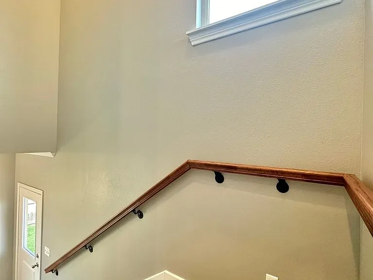 3 Bedroom 2.5 Bathroom Townhomes At Villa Rosa! Now Offering 1/2 Off First Full Months Rent! — Photo 12