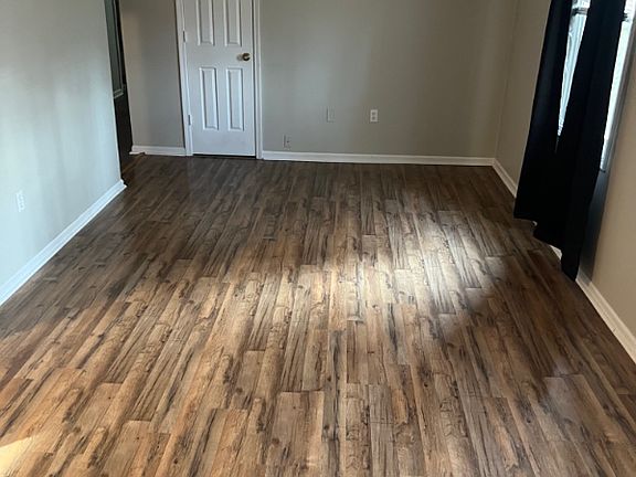 4th image of 107 Molloy Ct