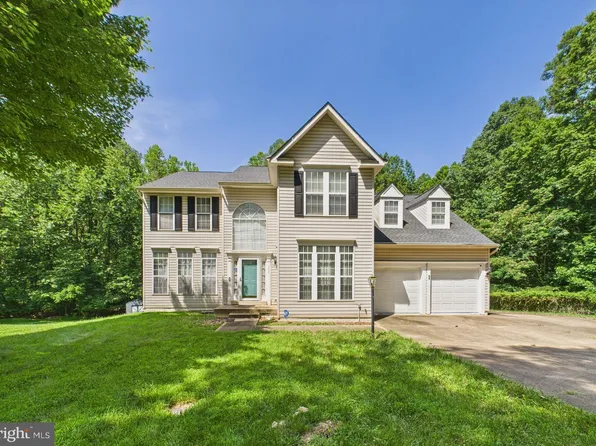 4690 Pearson Dr, Woodbridge, VA 22193