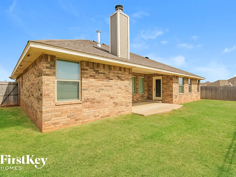 3401 Ontario Cir — Photo 15