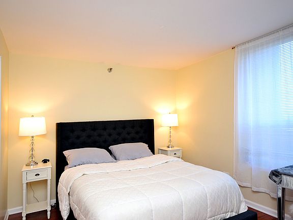 4th image of 345 N Lasalle St #1003