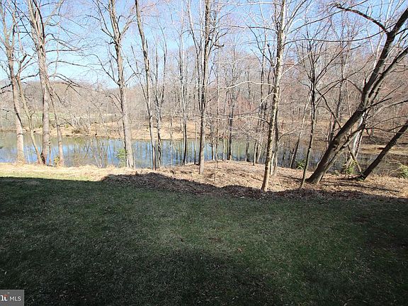 3rd image of 3211 Courtside Rd