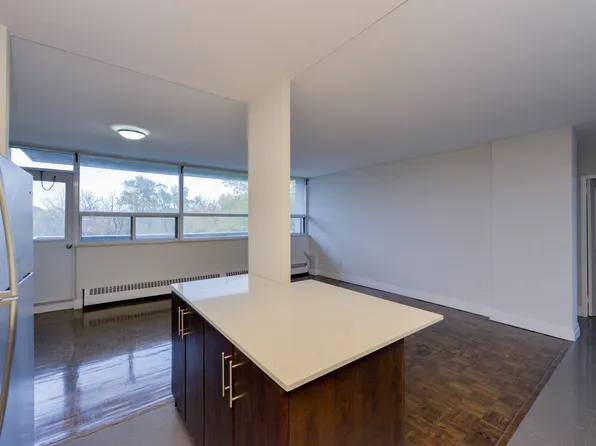 Almore Apartments, 4190 Bathurst St, Toronto, ON M3H 3P9