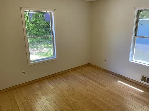 2 bed, 740 sqft, $1,900 — Photo 2