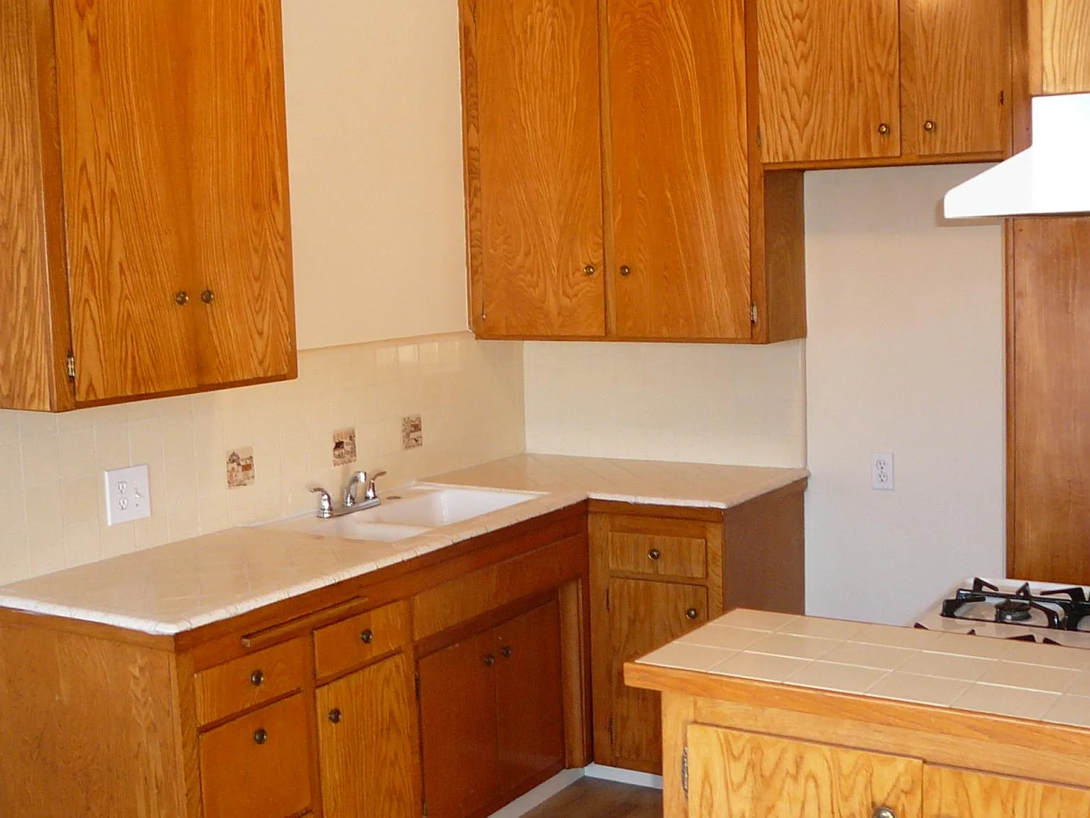 2 bed, 800 sqft, $2,050 — Photo 4