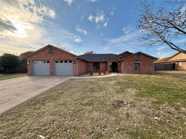 3613 Kings Way, Altus, OK 73521