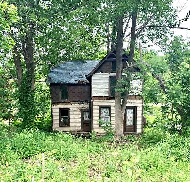 1st image of 248 Main St