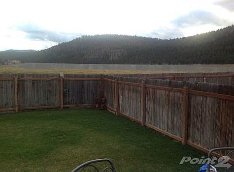 Exterior_backyard_01