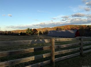 16 Almond Tree Ln, Warwick, NY