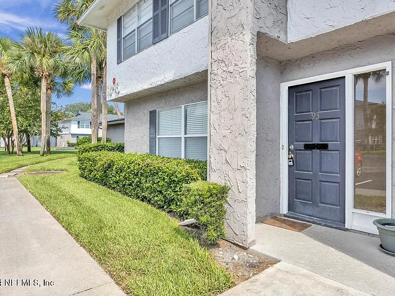 695 A1A #93 — Photo 2