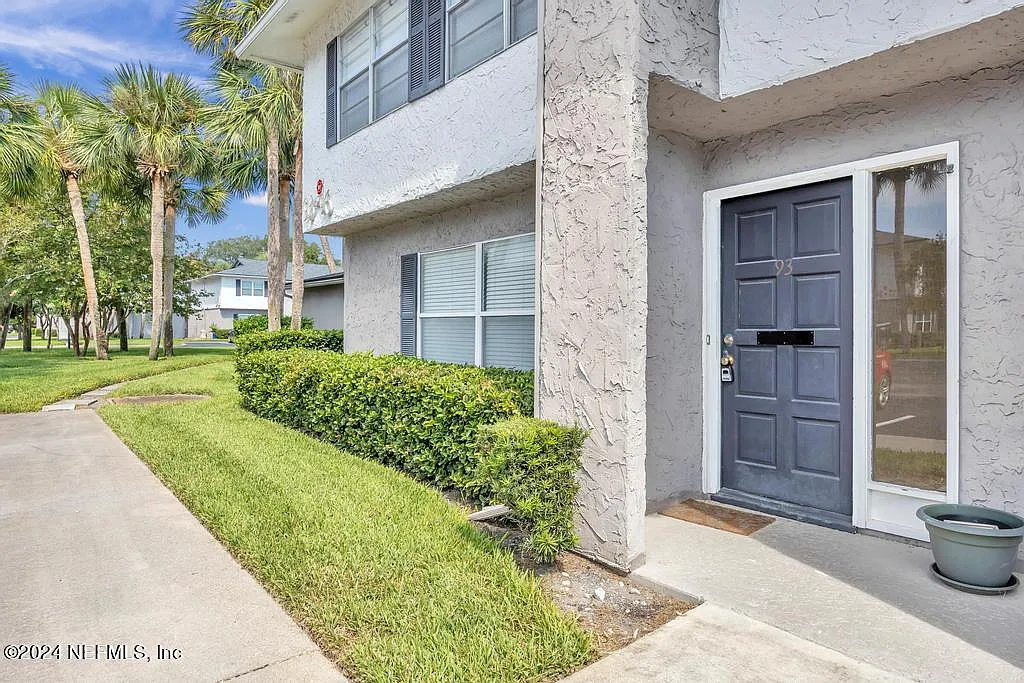 Building Photo - 695 A1A #93