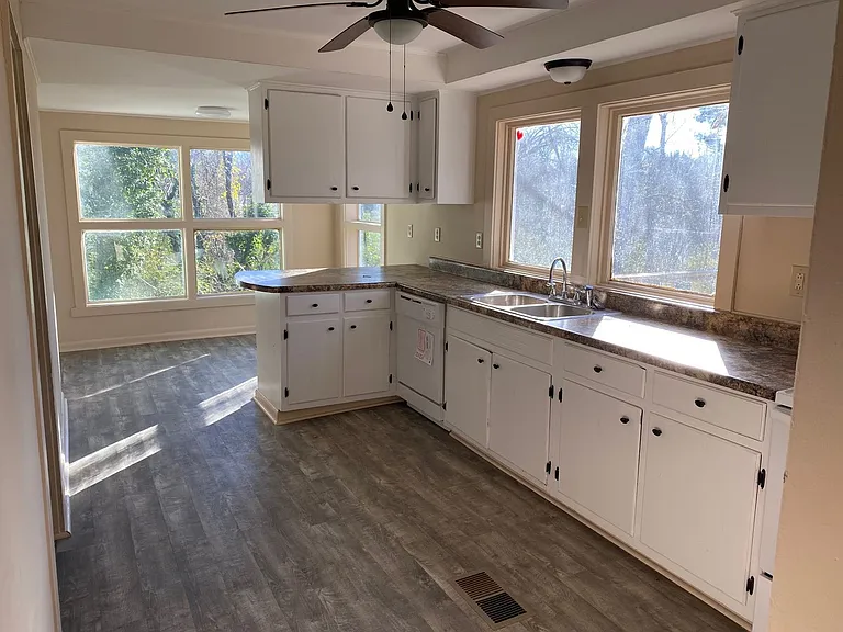 310 Wood St — Photo 10