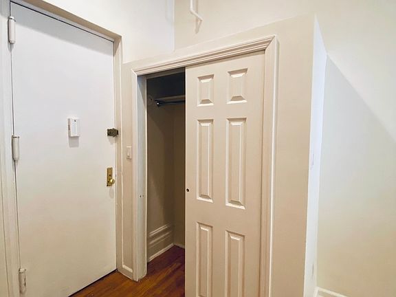 4th image of 328 W 88th St APT 4