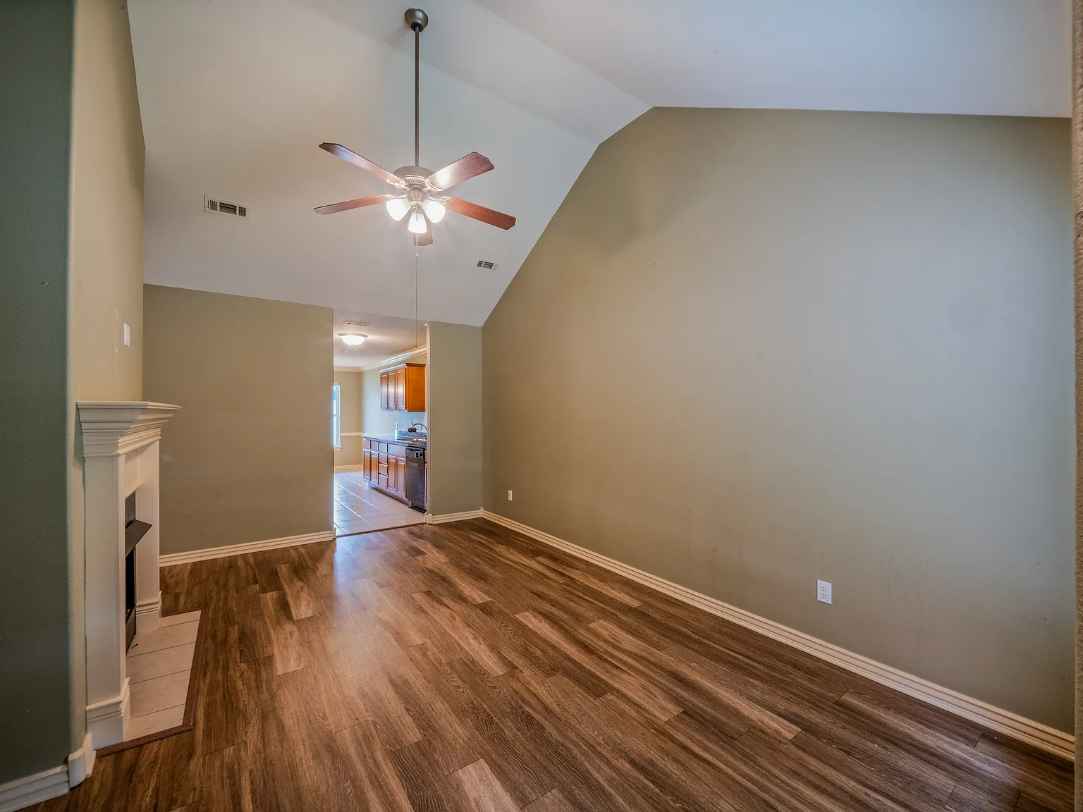 3 bed, 1336 sqft, $1,475 — Photo 4