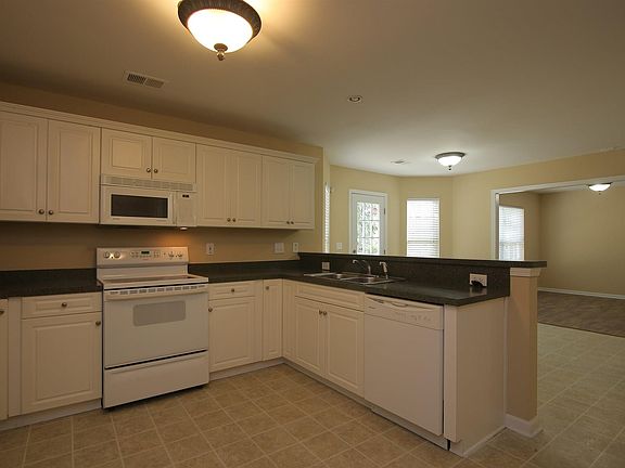 5th image of 508 Summer Vista Dr