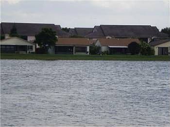 3rd image of 5711 Mirror Lakes Blvd