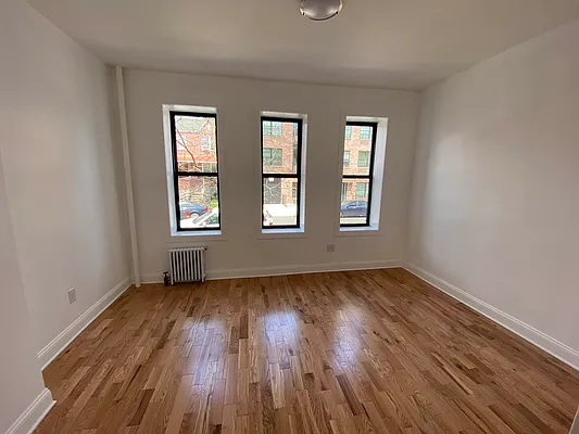 Rented by Premier Metro Realty Corp | media 19