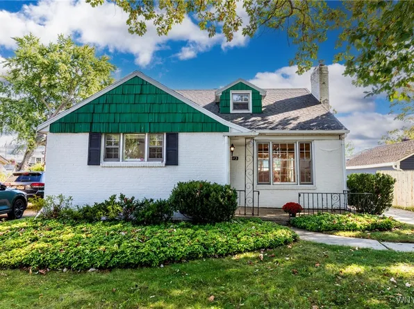 13 Summerwood Ct, Buffalo, NY 14223