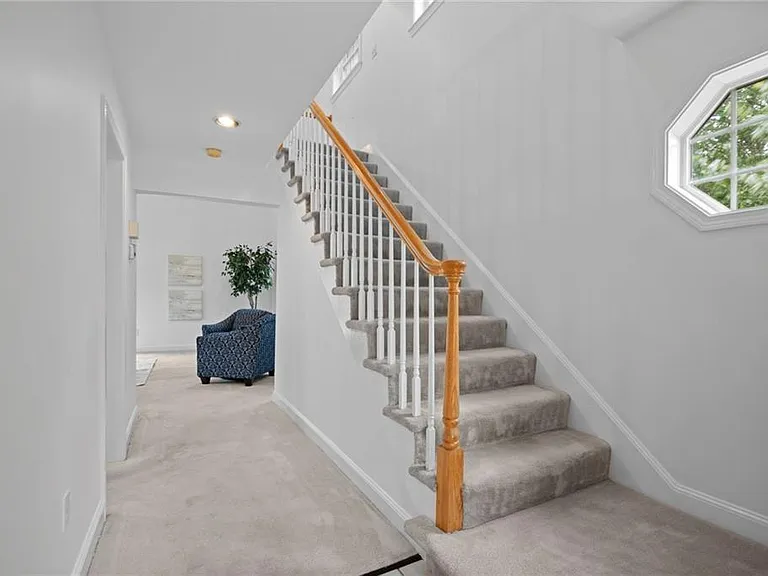 510 Corey Ln — Photo 12
