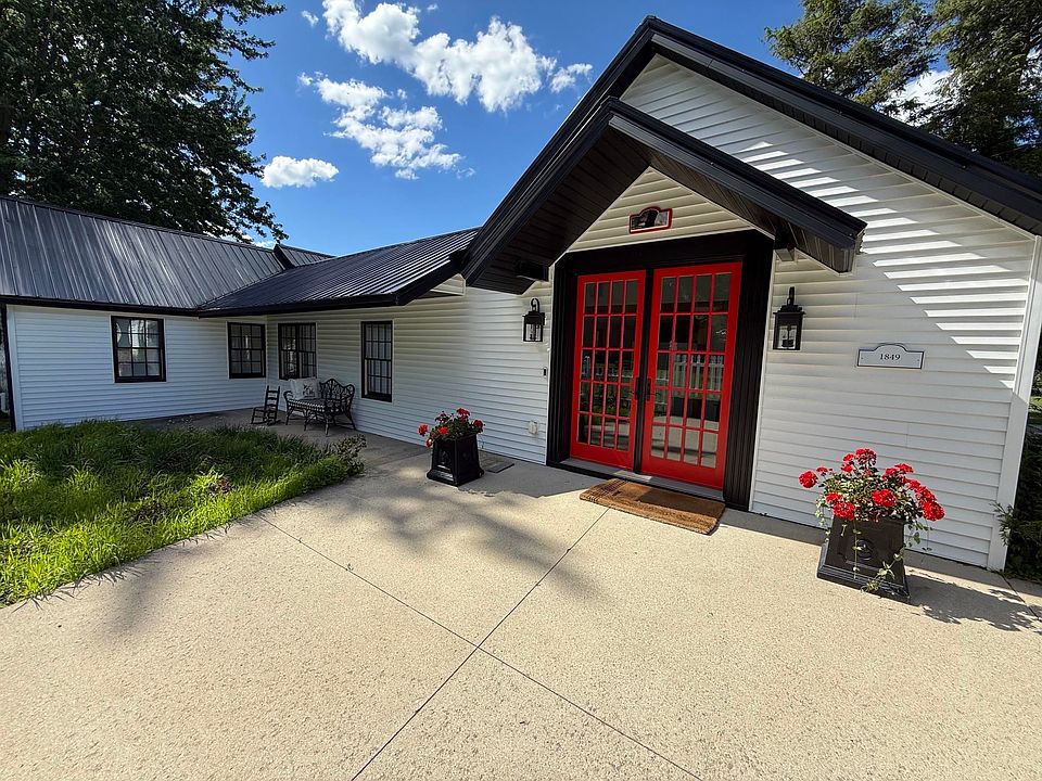 1st image of 1849 E Pratt Lake Rd