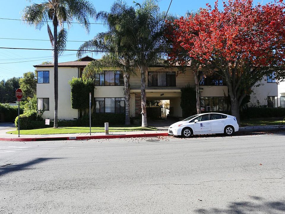 1st image of 905 N Sweetzer Ave #7