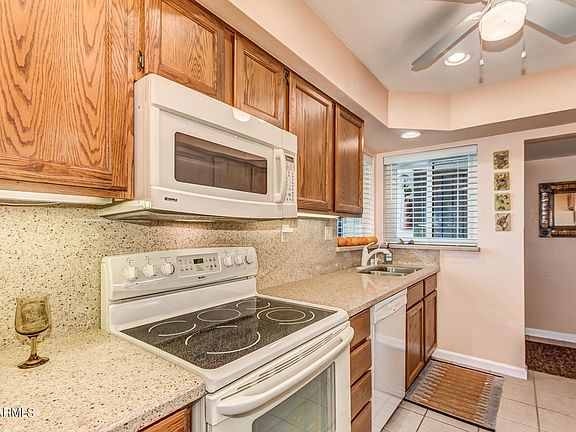3rd image of 16615 E GUNSIGHT Drive #111
