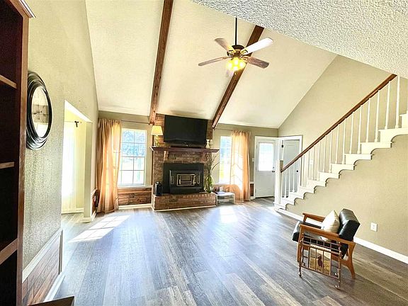 5th image of 1701 Canterbury Dr