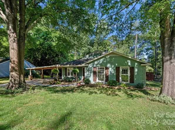 6320 Pineburr Rd, Charlotte, NC 28211