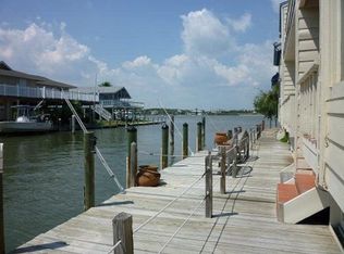 38 Mazatlan Dr #10, Rockport, TX 78382