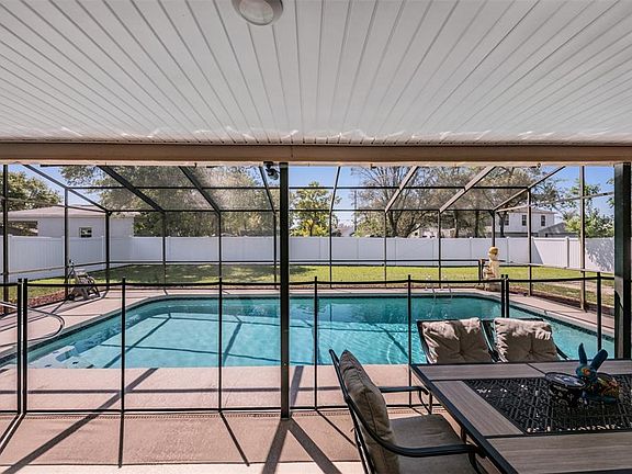 3rd image of 11224 Sheffield Rd