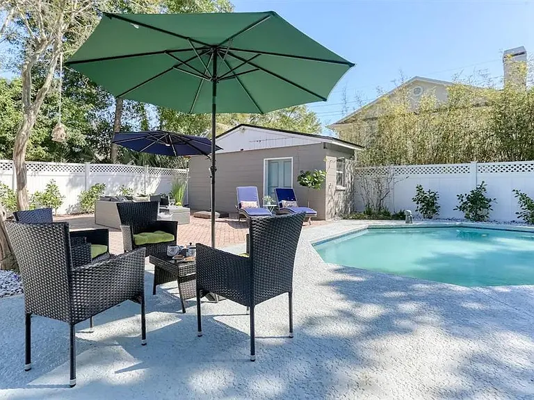 4014 W Palmira Ave — Photo 46